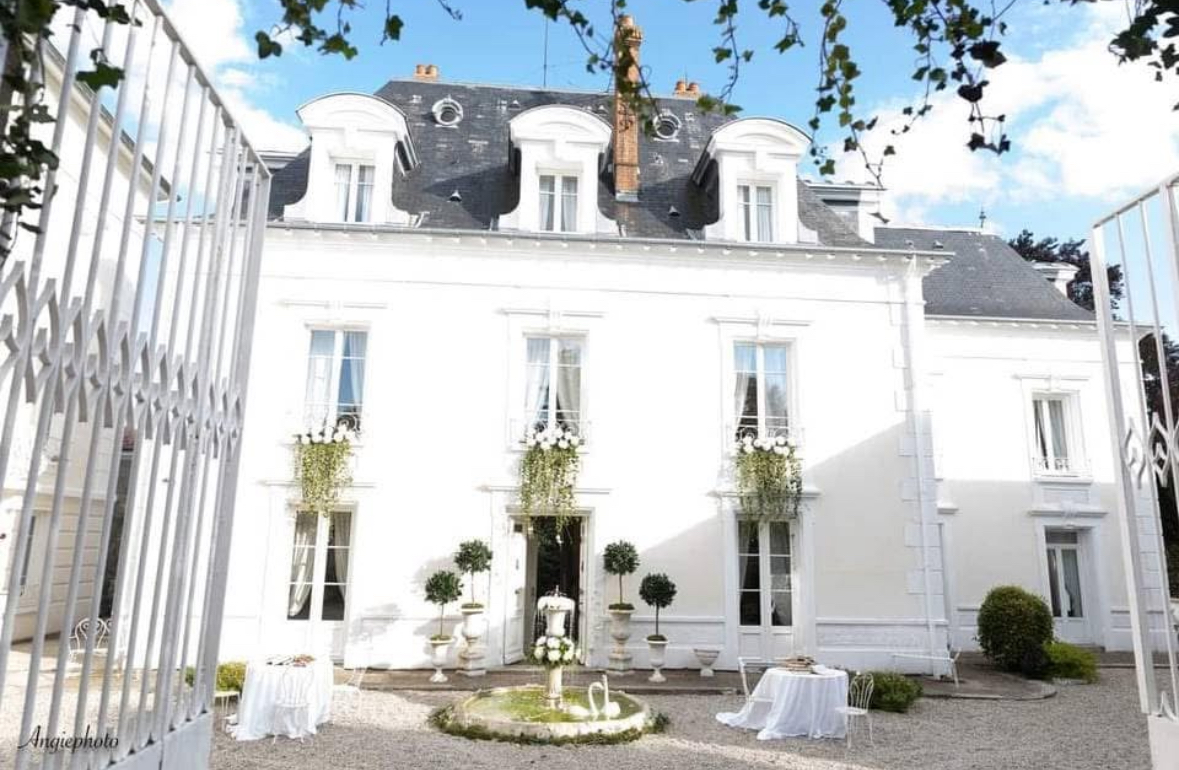 chateau de chazelles, قاعات أعراس, أوفرني-رون ألب