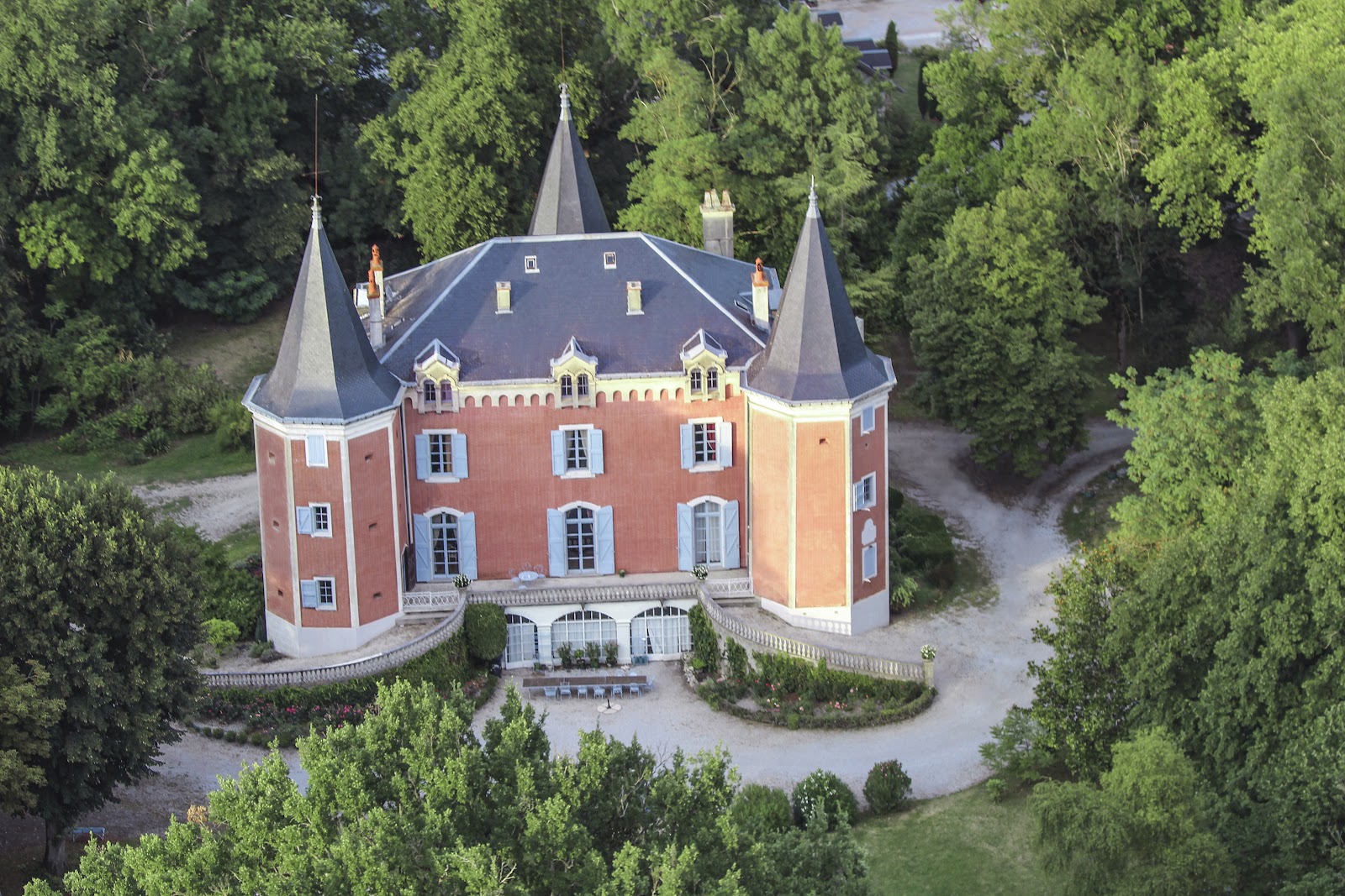 My French Way of Life - Château de Garrevaquss