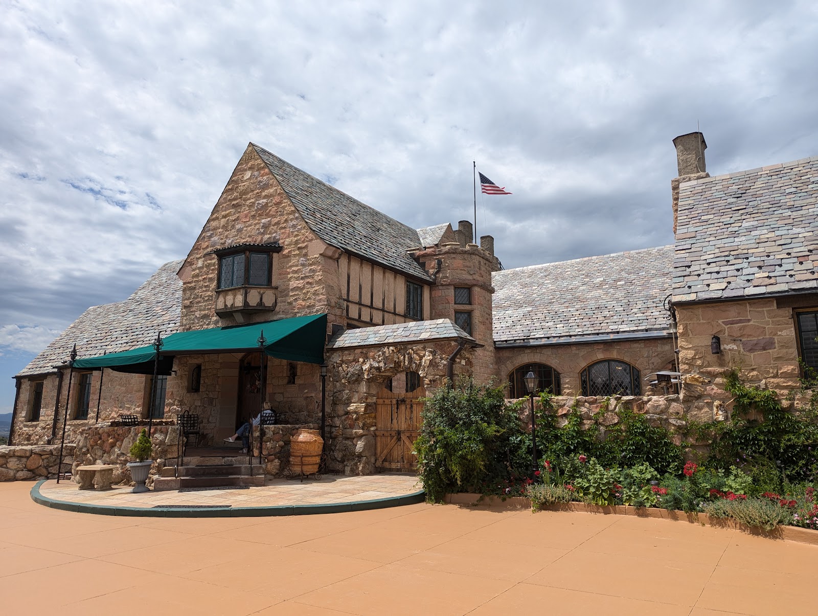 Cherokee Ranch & Castle
