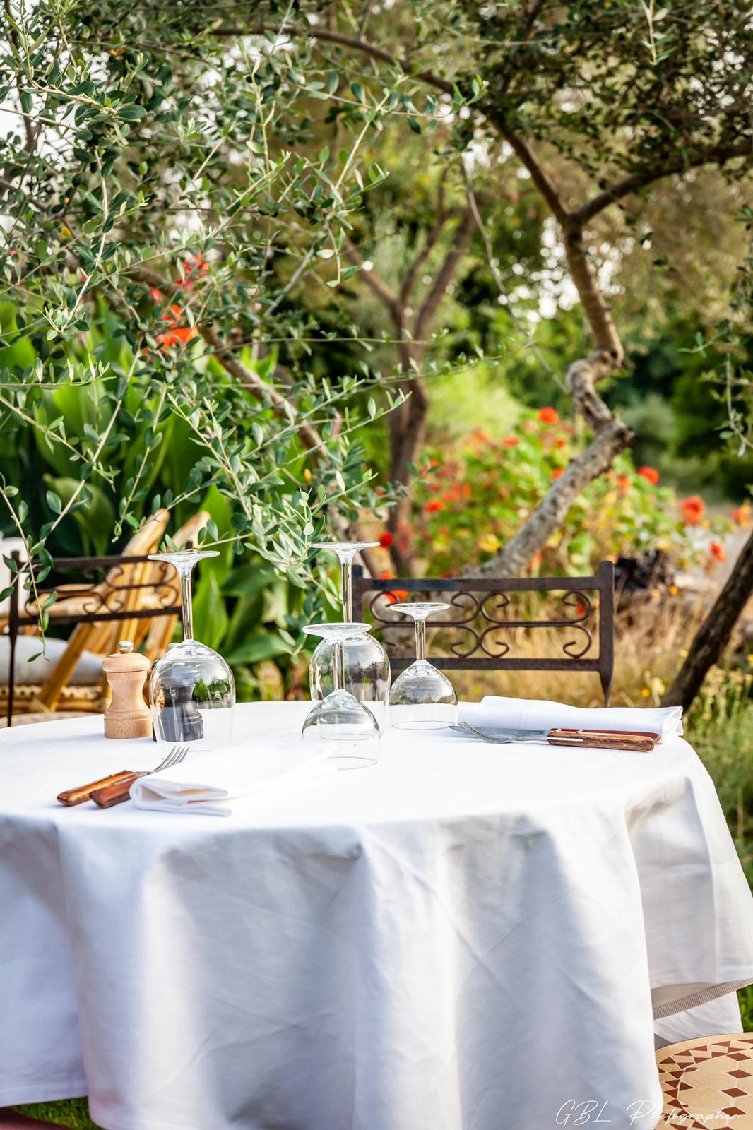 Santu Pultru - Restaurant Ferme Équestre Balades Et Baignades À Cheval En Corsica Sartene Et Tizzano