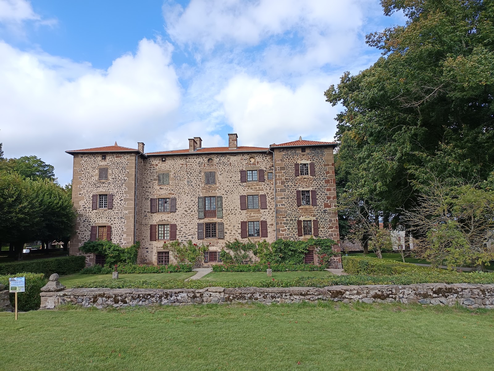 Castle Thiolent, قاعات أعراس, أوفرني-رون ألب