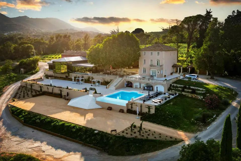 CHATEAU DE LA ROQUE FORCADE, location matrimonio, Provenza