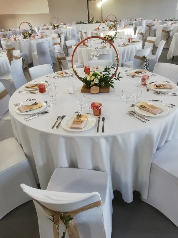 Domaine des flots salle de réception etang