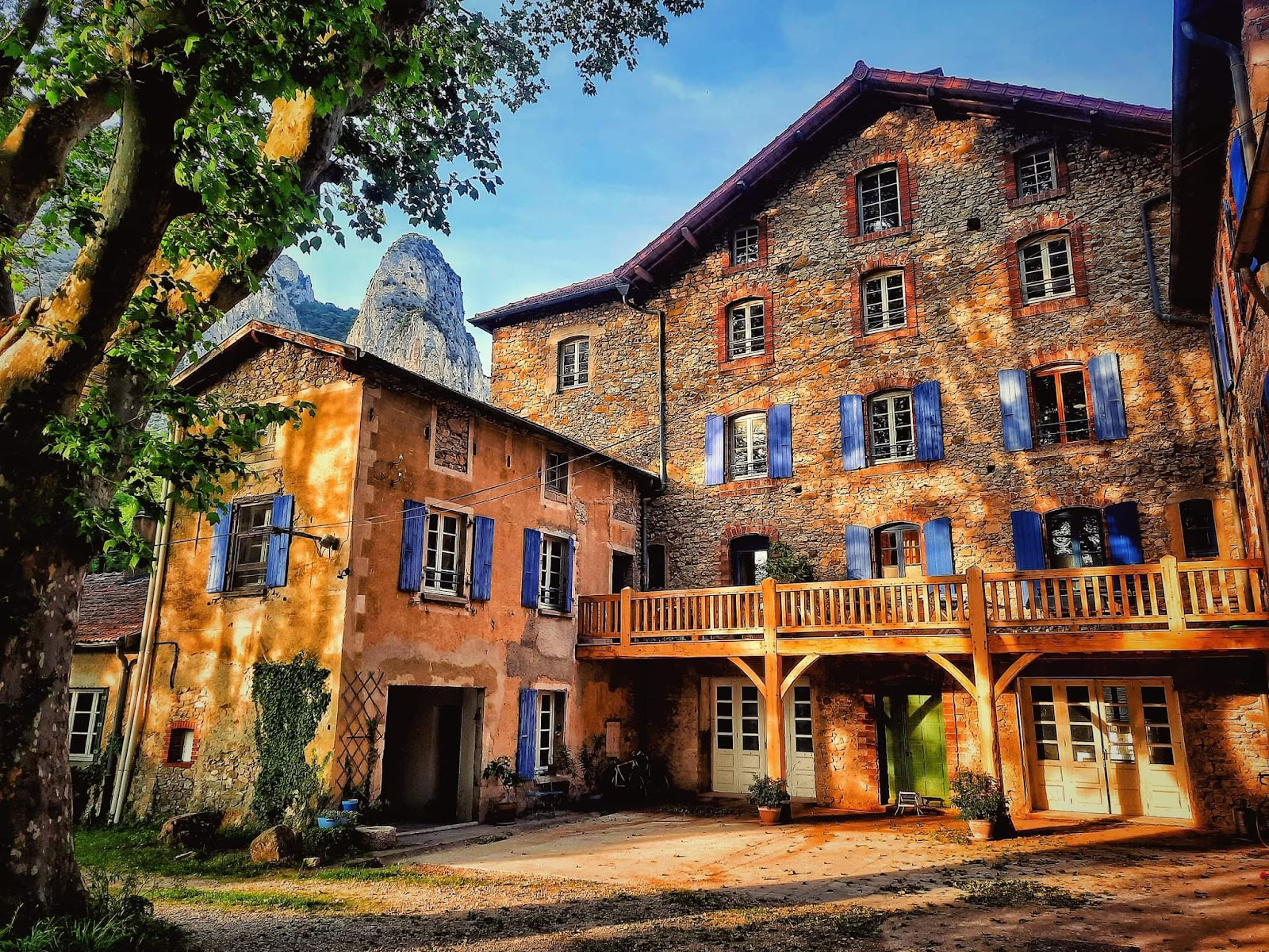 Gîtes De Chantebise- Cottages And Reception In The Drôme -Saoû