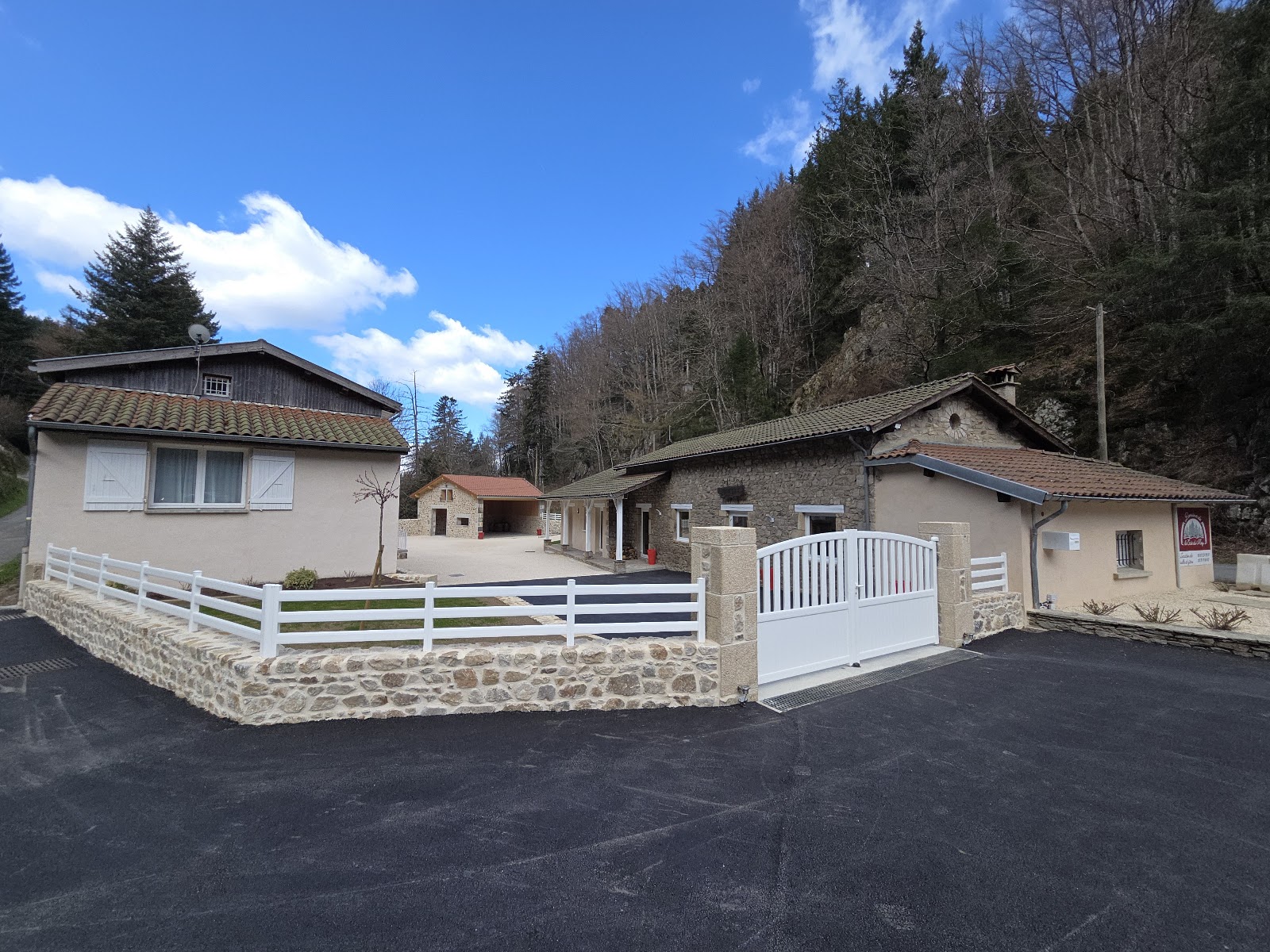 Domaine de la Scie du May à Doizieux, قاعات أعراس, أوفرني-رون ألب