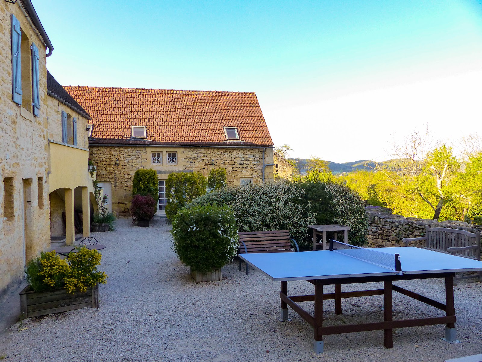 Le Bonheur Dans Notre Pré : Location De Vacances / Gîtes De 2 À 33 Pers Avec Piscine Chauffée En Périgord Noir Près De Sarlat, Gîte Idéal Pour Groupe Séminaire Et Mariage With Caterer, Stay Au Calme En Pleine Nature In The Vallée De La Dordogne
