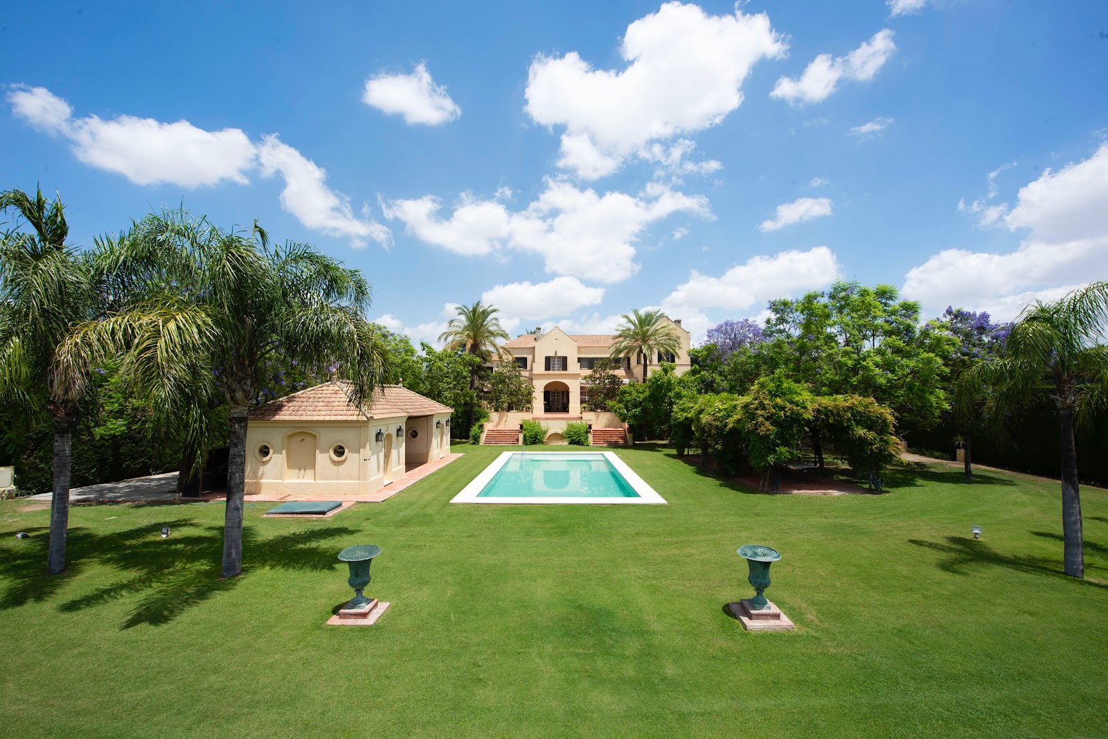 Bellasombra House