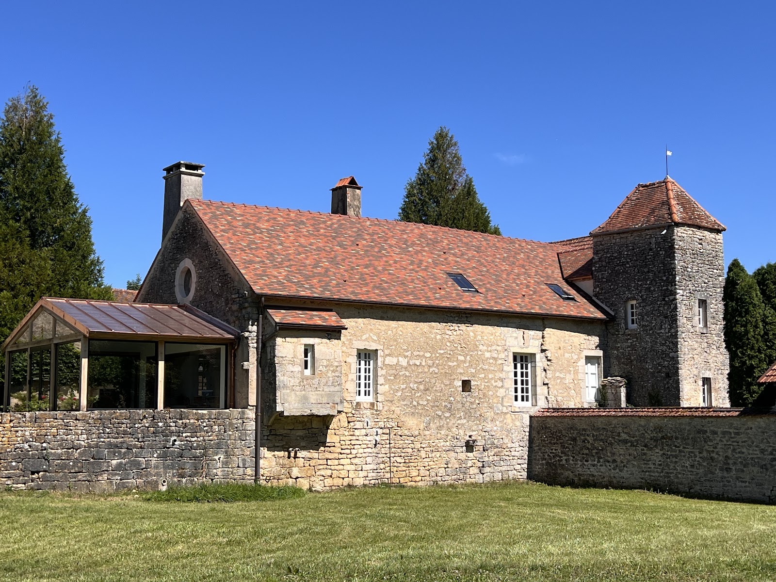 Field Maison Forte, wedding venues, Burgundy & Franche-Comté