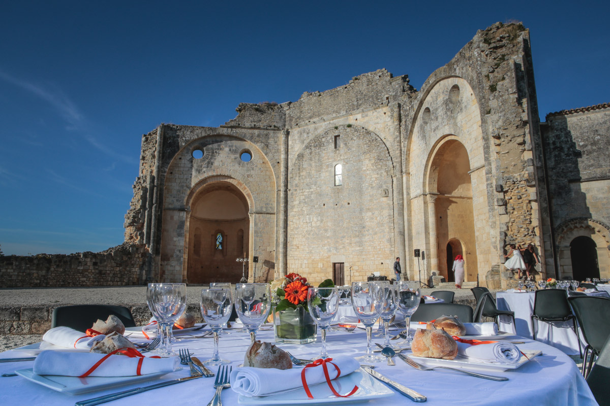 Gîtes et salle de réceptions à l'Abbaye de Trizay, tempat pernikahan, Aquitaine Baru
