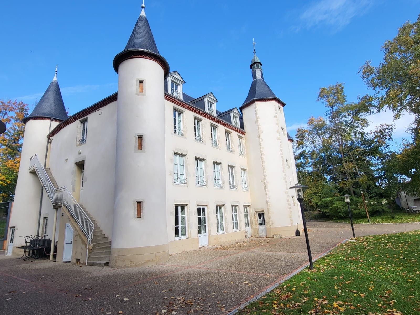 Chateau De La Motte, wedding venues, Auvergne-Rhône-Alpes