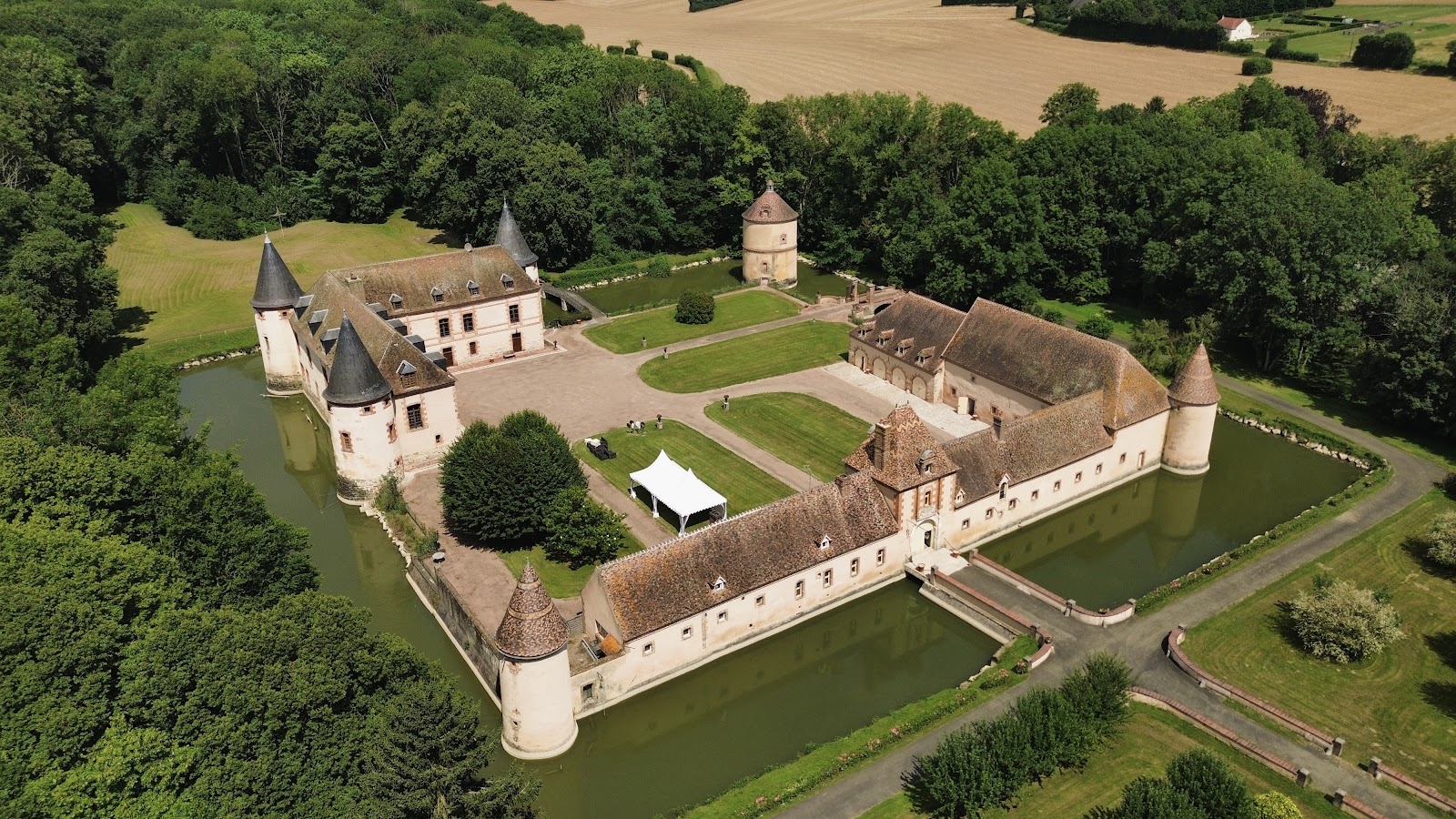 CHATEAU DE CHEVILLON, tempat pernikahan, Bourgogne-Franche-Comté