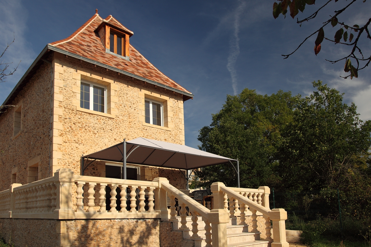 Domaine de Landrevie : Location gîtes avec piscines , court de tennis en Dordogne, Périgord Noir & lieu de réception mariage