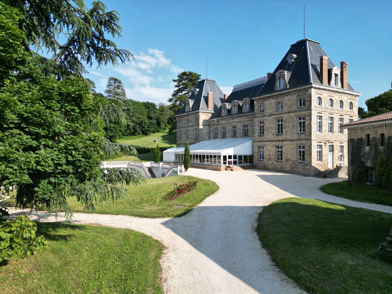 Château de Senaud, قاعات أعراس, أوفرني-رون ألب