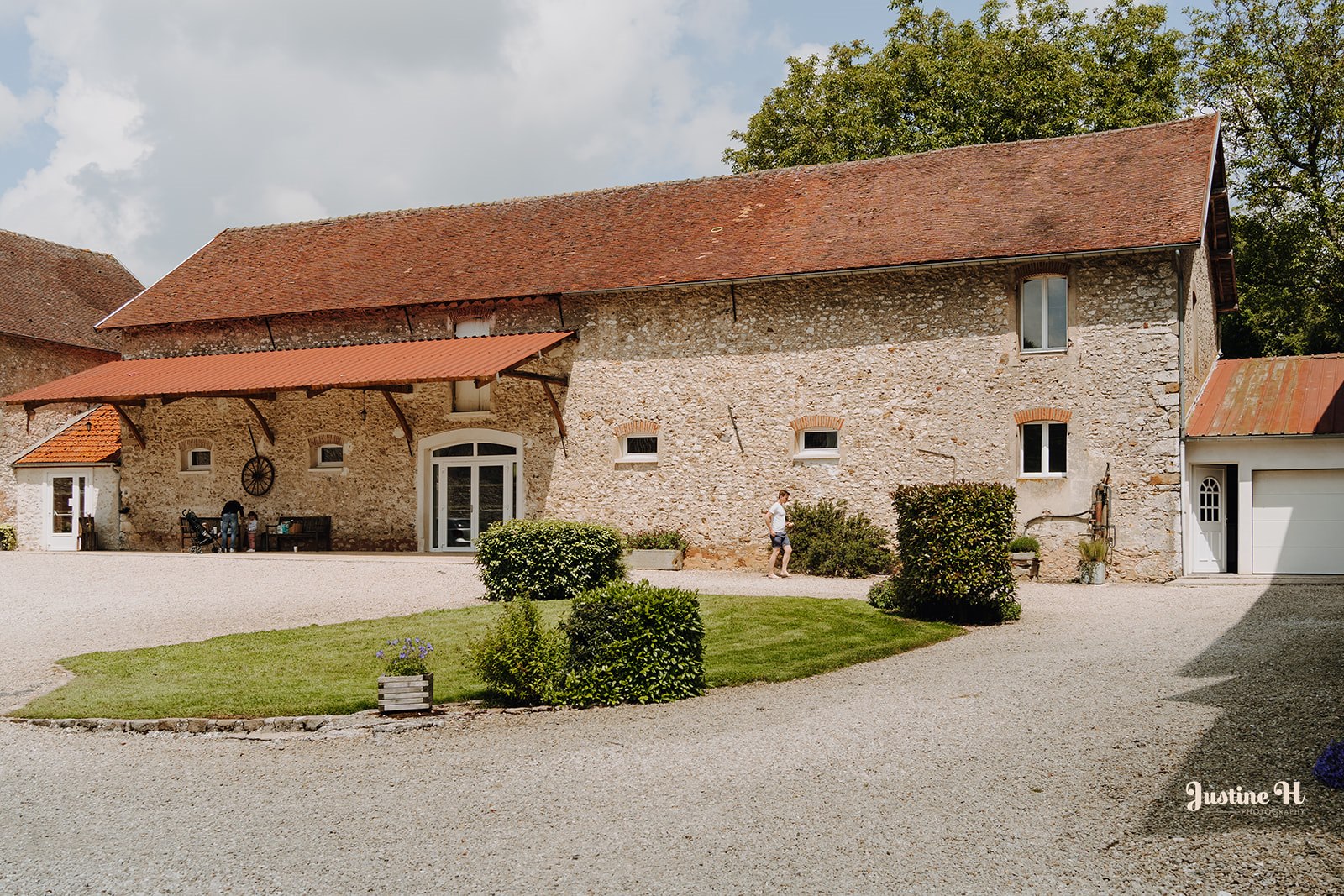 The Stable of Véronge
