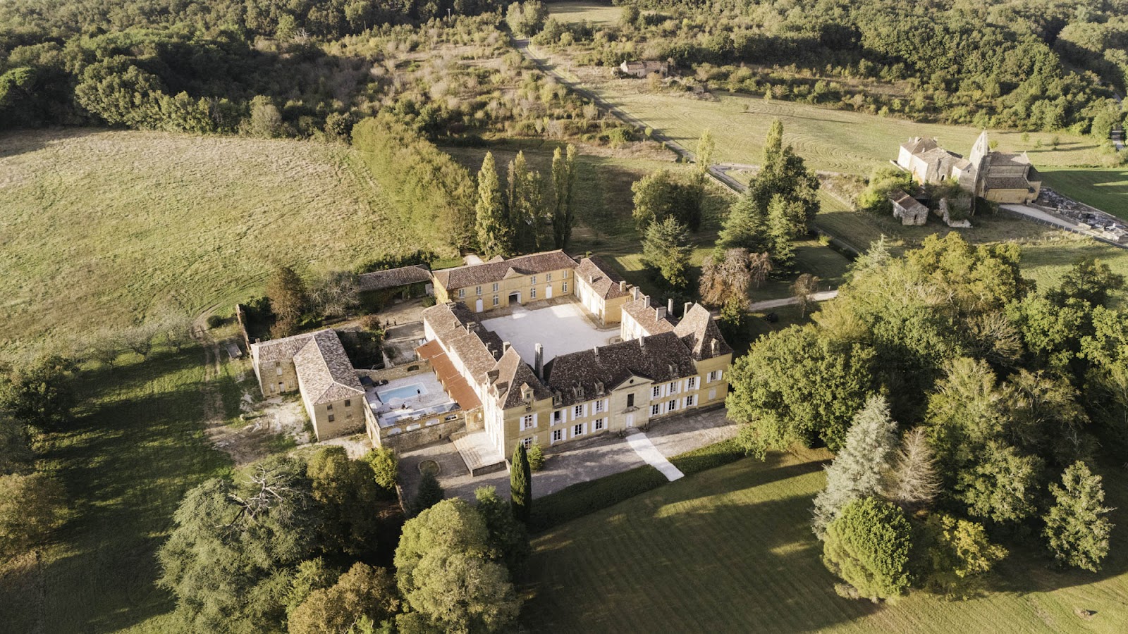 Château de Sainte Croix, wedding venues, Nouvelle-Aquitaine