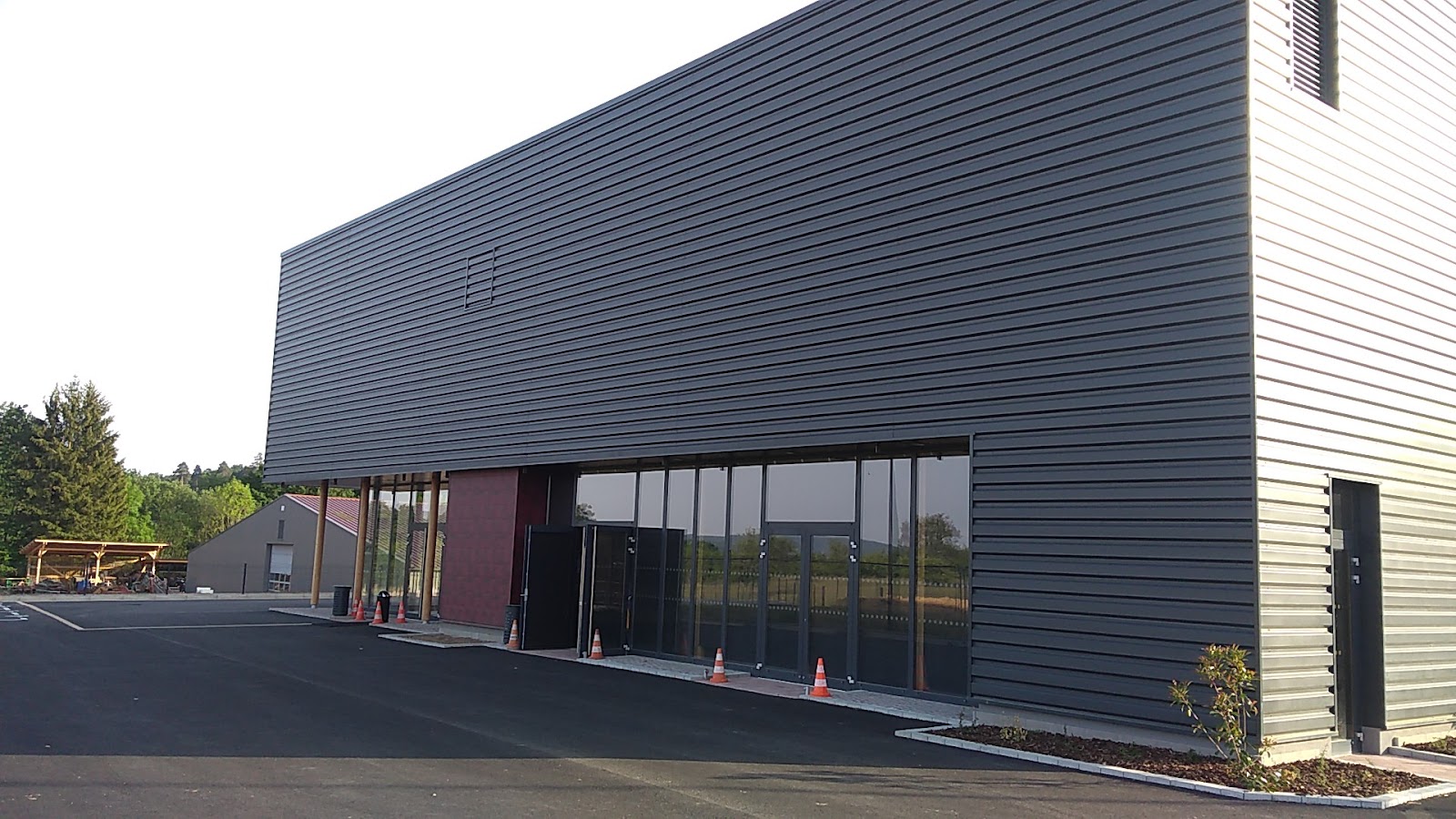 Salle plurifonctionnelle