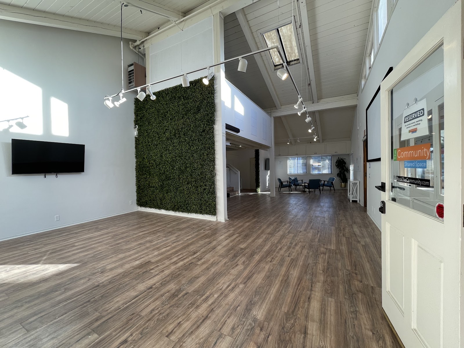 The Community Shared Space, قاعات أعراس, كاليفورنيا