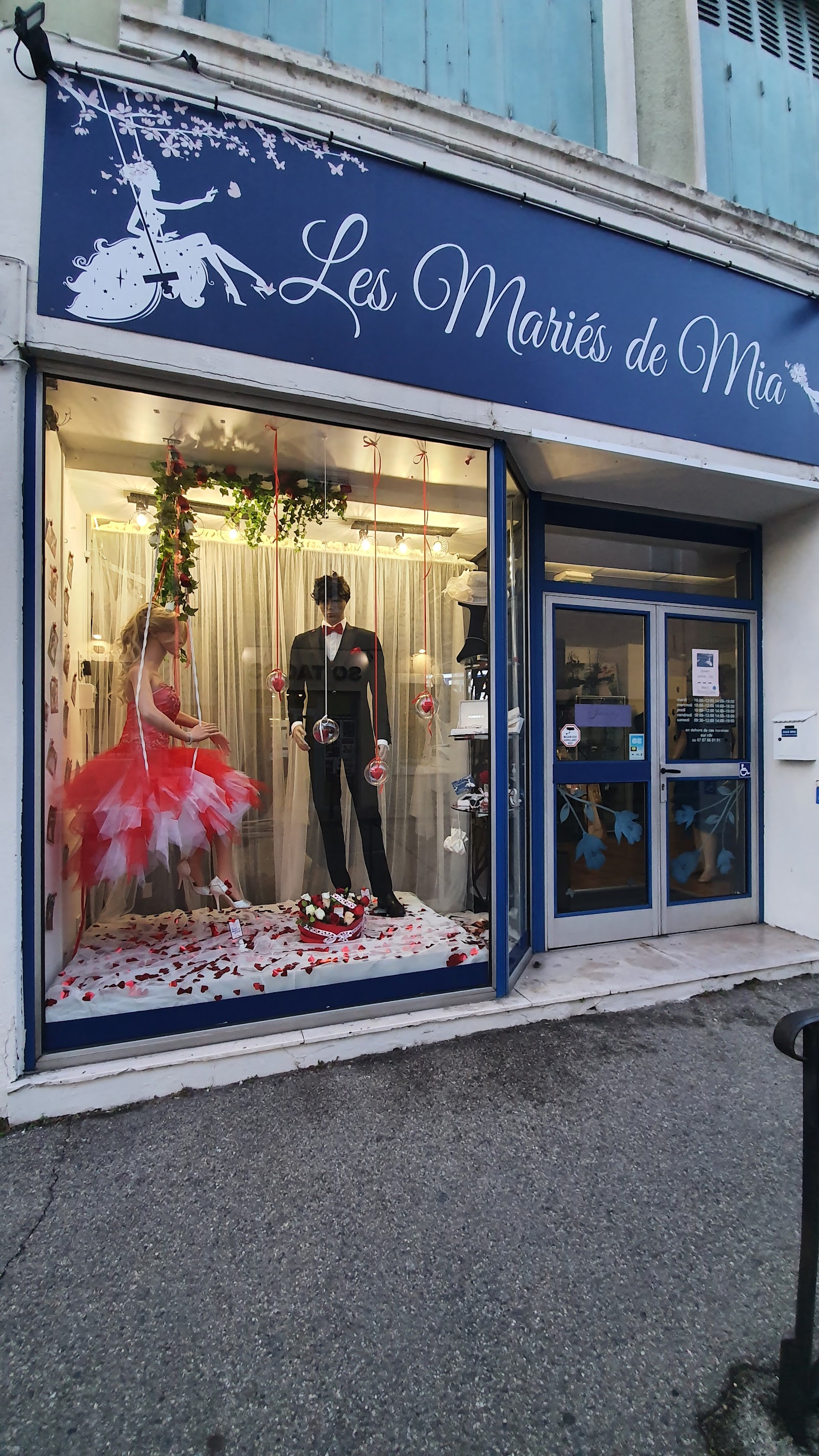 Robe de Mariée /Costumes /Robe de Cocktail /Accessoires- Les Mariés de Mia