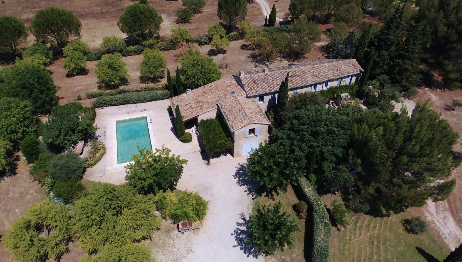 Mas du Perussier : Maisons de vacances, ch. d'hôtes, locations de vacance, avec piscine, proche Lourmarin, Luberon 84