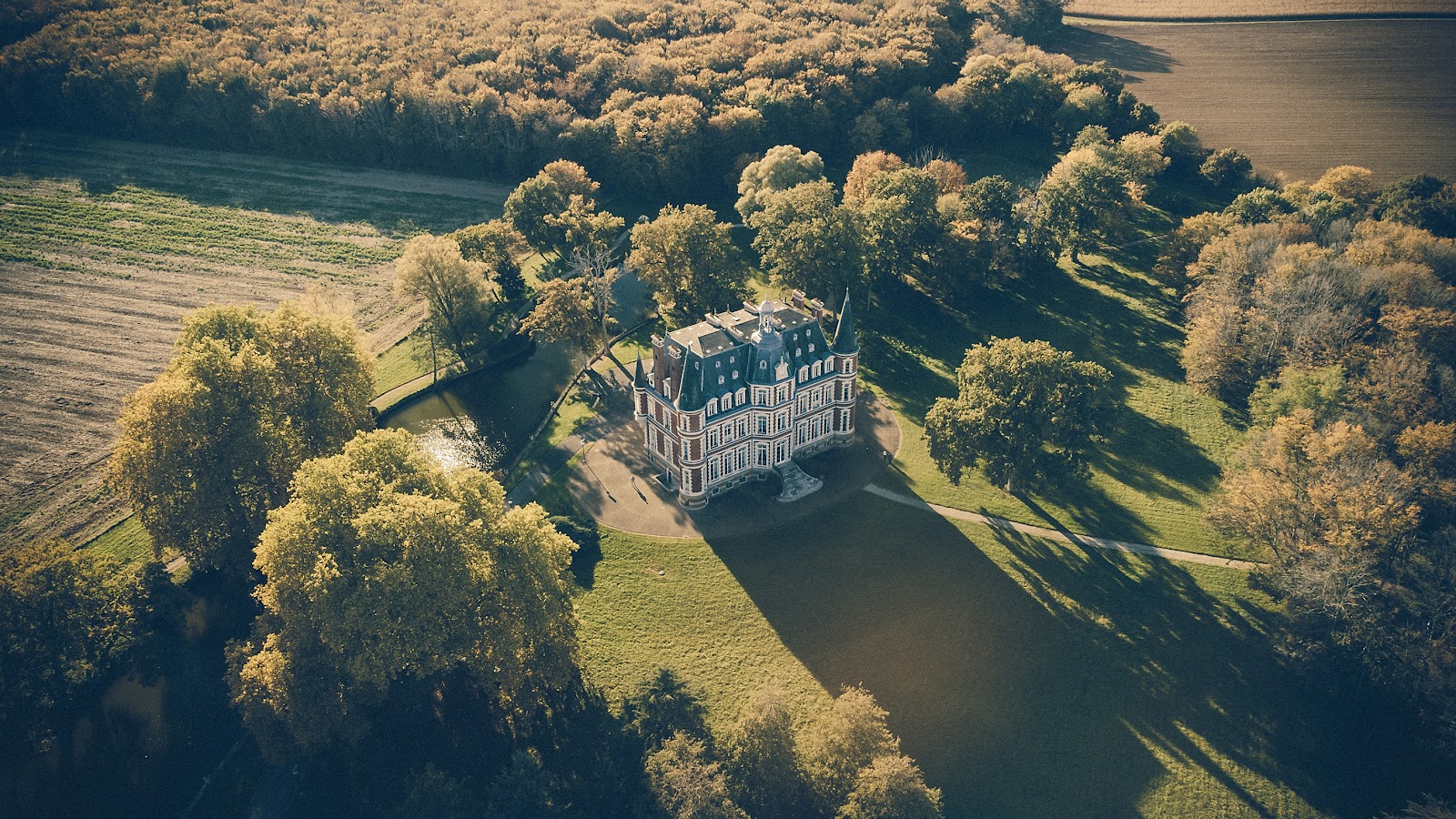 Château Laverdines, wedding venues, Burgundy & Franche-Comté