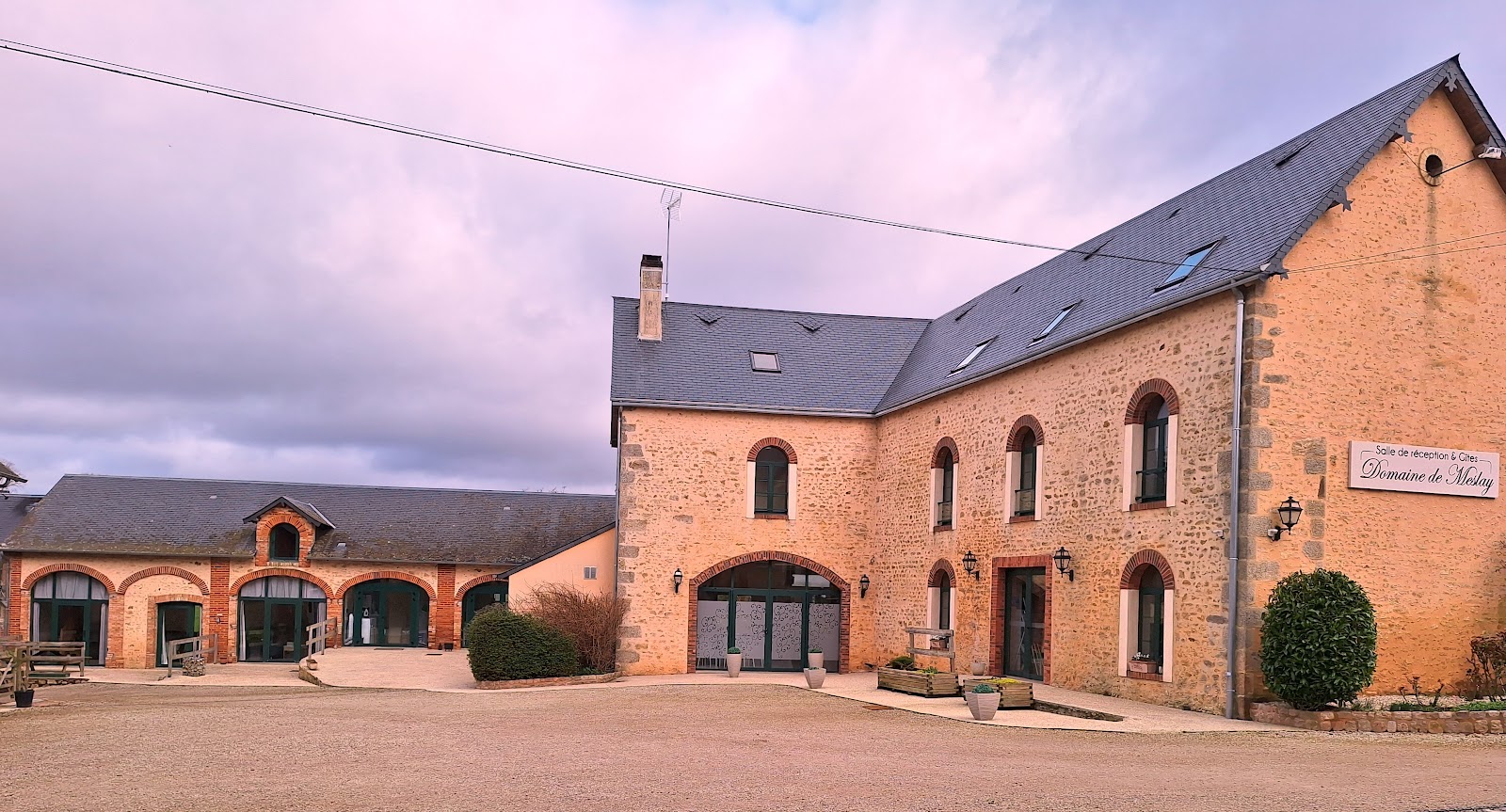 Home Individuel Et De Groupe, 2 Salles De Réception, 52 Couchages : Domaine De Meslay