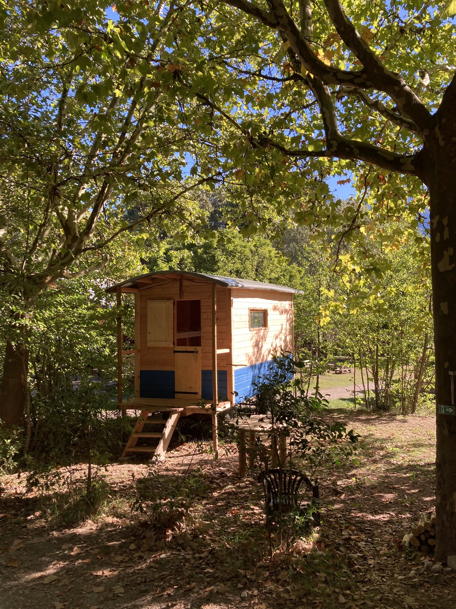 Les Cabanes De Valdie - Camping Pour Groupes, قاعات أعراس, أوفرني-رون ألب